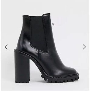 ASOS DESIGN Wide Fit Expect high heeled chunky chelsea boots in black